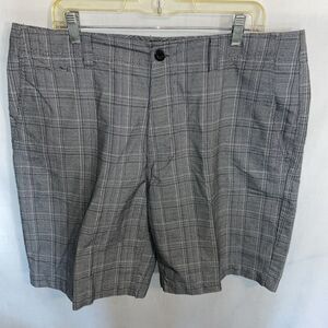 Champs Sports Golf Shorts Mens Size 38 Gray Striped Inseam 10 Rise 13 Zip Fly
